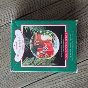 Hallmark 1988 'Waiting For Santa' Miniature Porcelain Plate Ornament